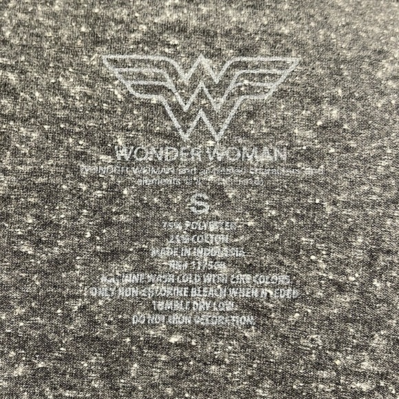 Wonder Woman Speckled Grey Short Sleeve Crewneck Top Size Small - Picture 2 of 7